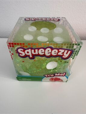 Squeeezy Dice- Green Glitter Squishy Squish, Sensory Squeeze Ball Toymendous